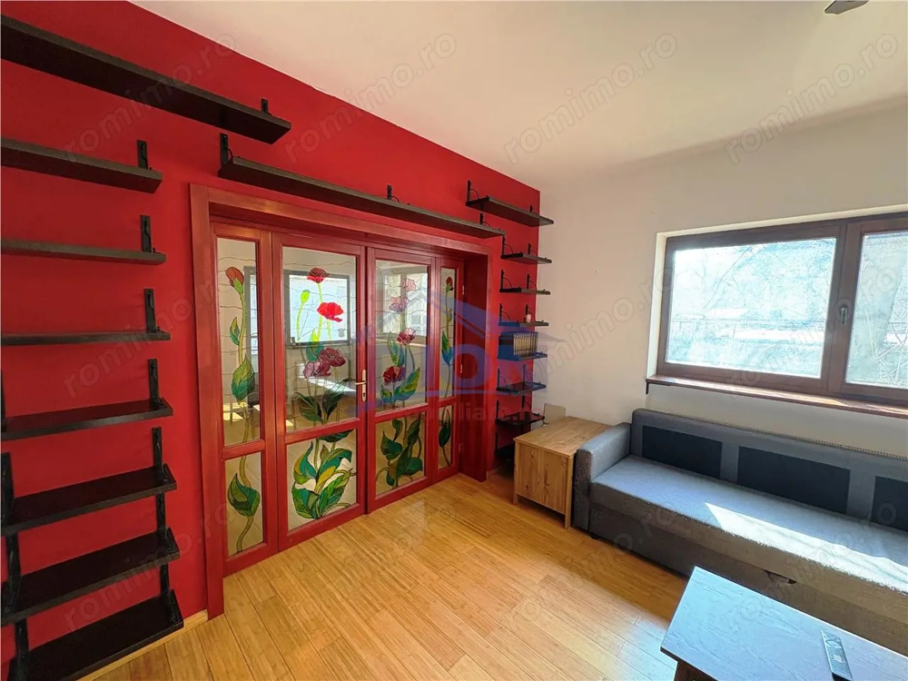 Unirii - Alba Iulia - Posta Vitan - 3 camere, in vila, etaj 1,