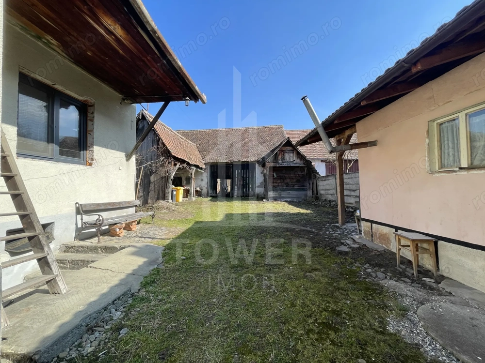 Casă individuală | 2 corpuri | Șură și anexe | teren 1460 mp – Porumbacu De Jos