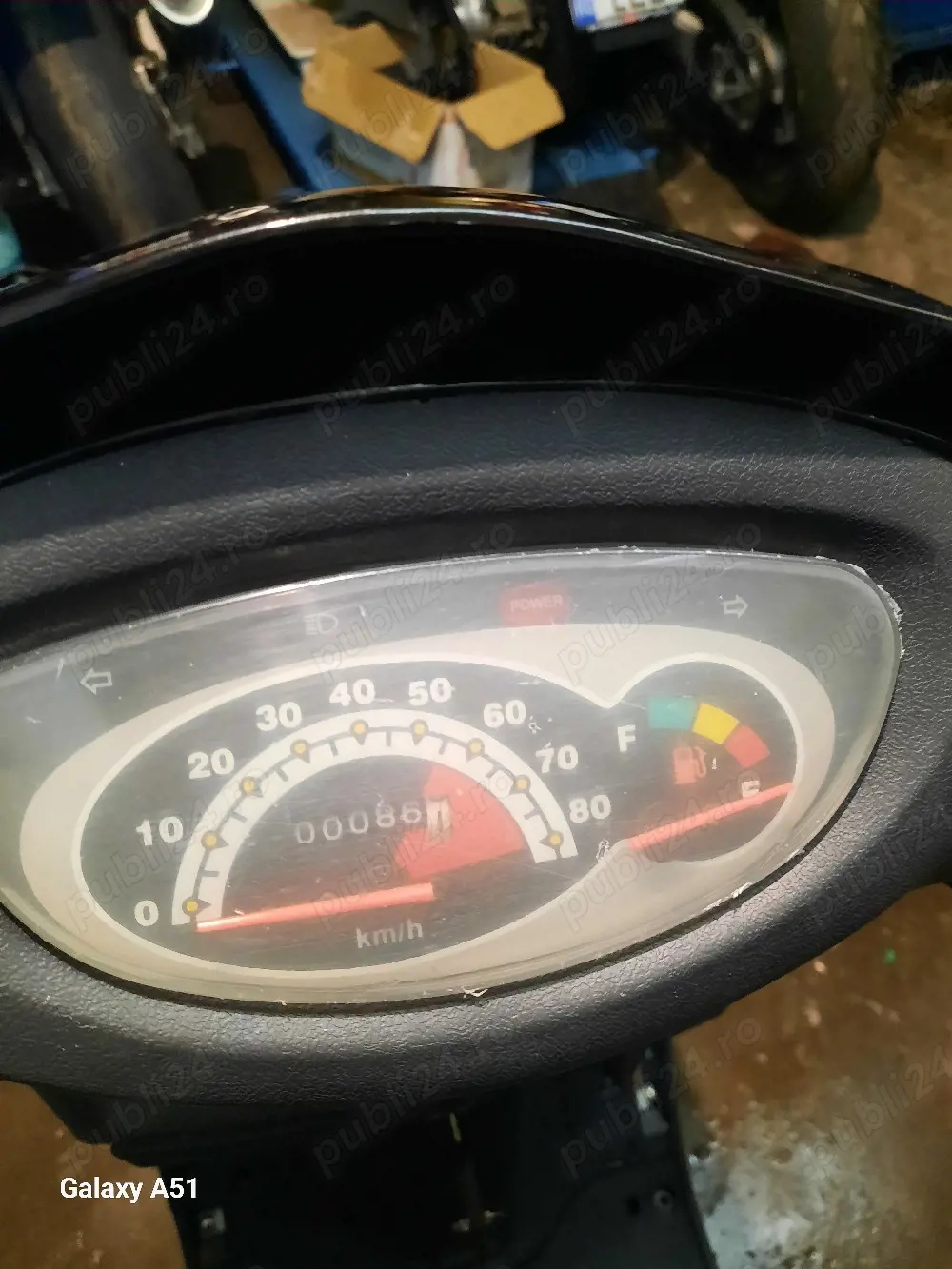 Vând scuter suzuki 125cc 