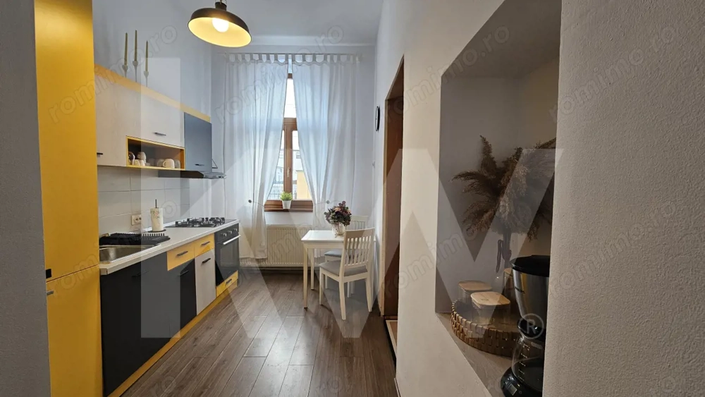 Garsonieră mobilată de închiriat la casă în inima Sibiului – pivniță inclusă