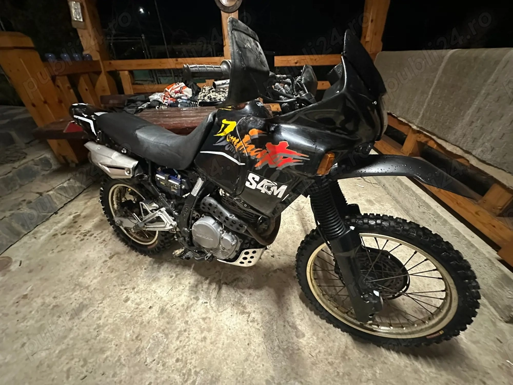 Honda dominator 