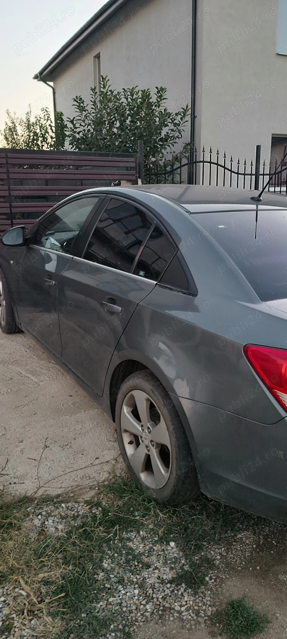 Vând Chevrolet cruze (cutie automata defecta)