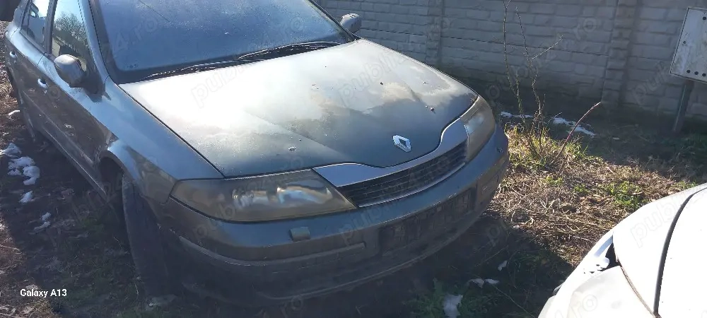 vând mașini pentru piese