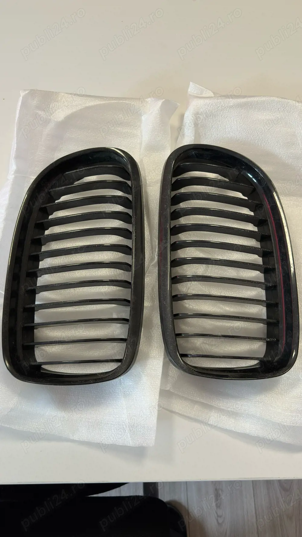 Grilă capotă culoare negru Bmw e90