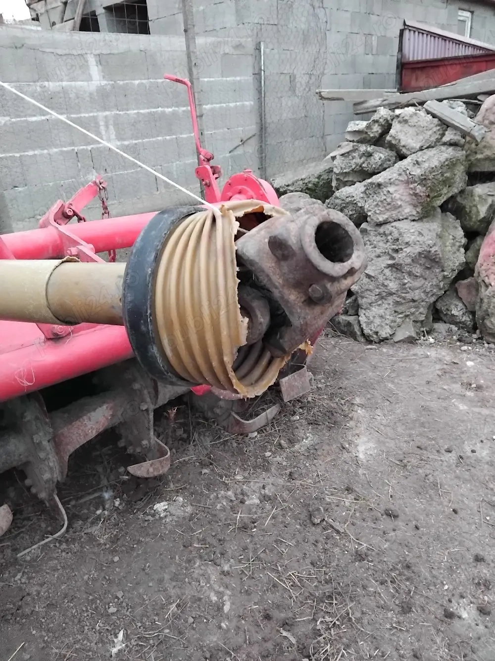 Vând freză 2,10 metri