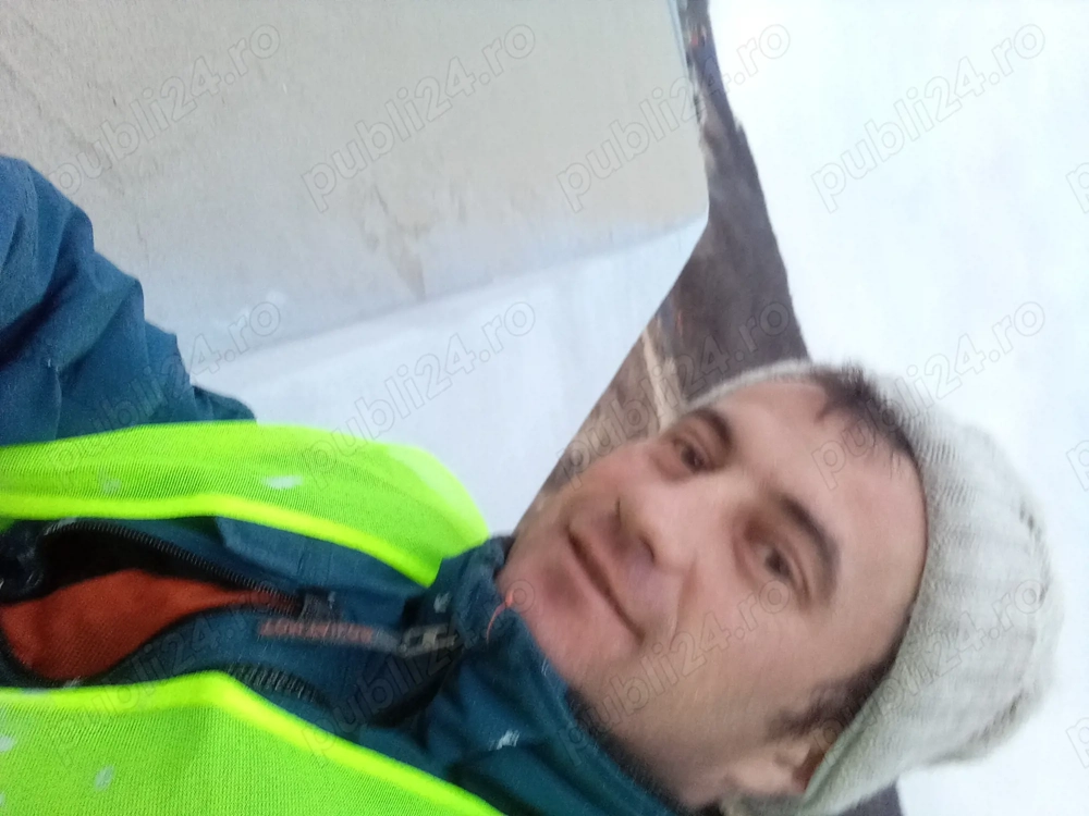 Caut chirie in nădăsel 