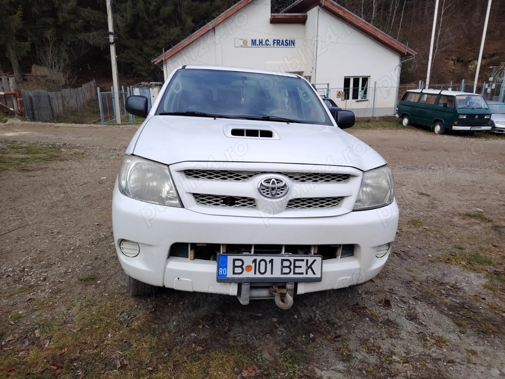 Vând Toyota Hilux 