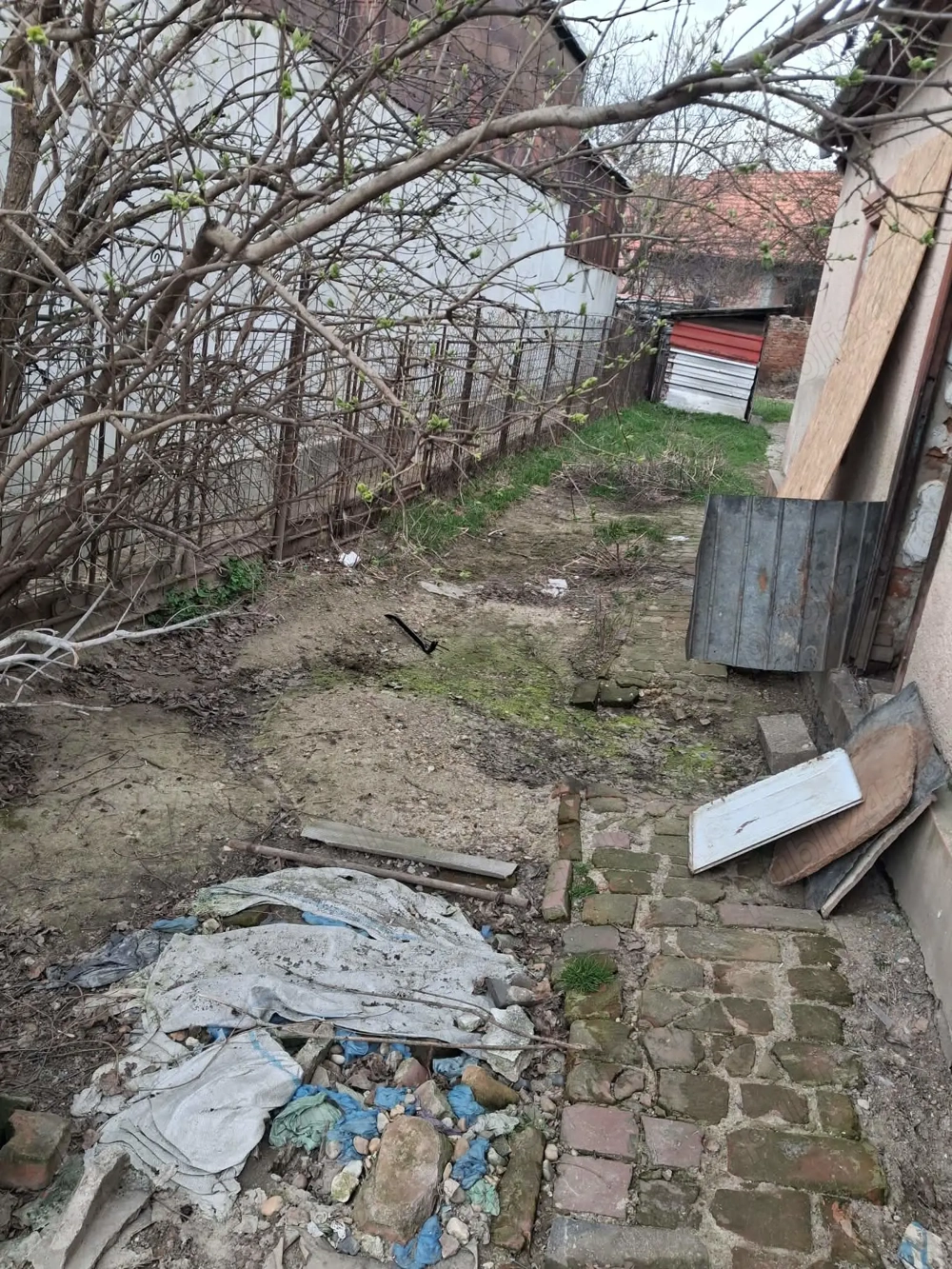 Vand teren cu casa in centru Giurgiu