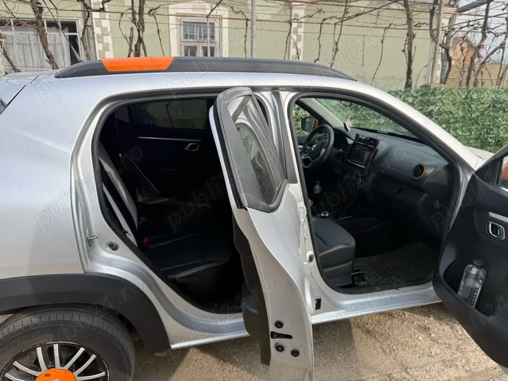 Inchiriez Dacia Spring