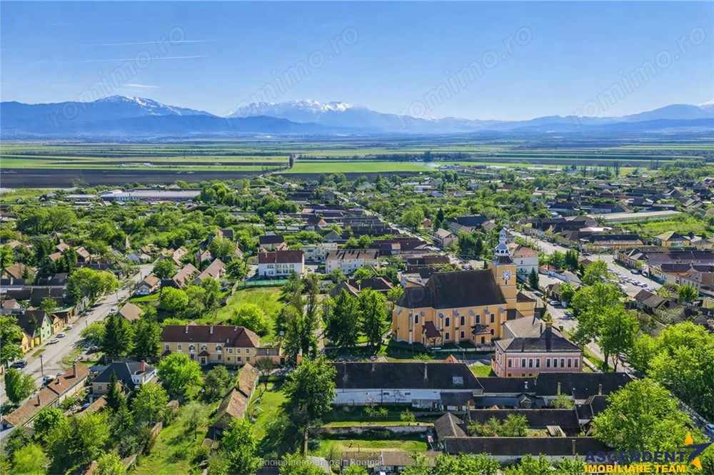 Clasa A, rezidential  servicii  investitional, 2.240 mp teren,Central,Halchiu,Brasov