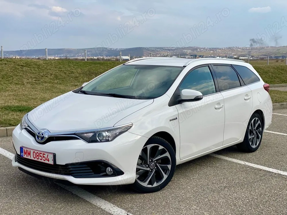 Toyota Auris Hybrid 2015