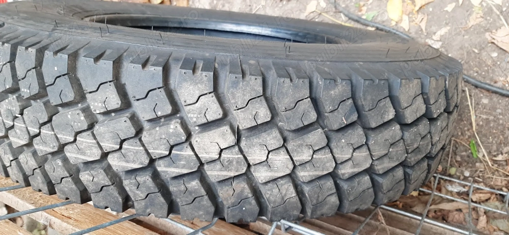 Anvelope 650 × 16 , ARO