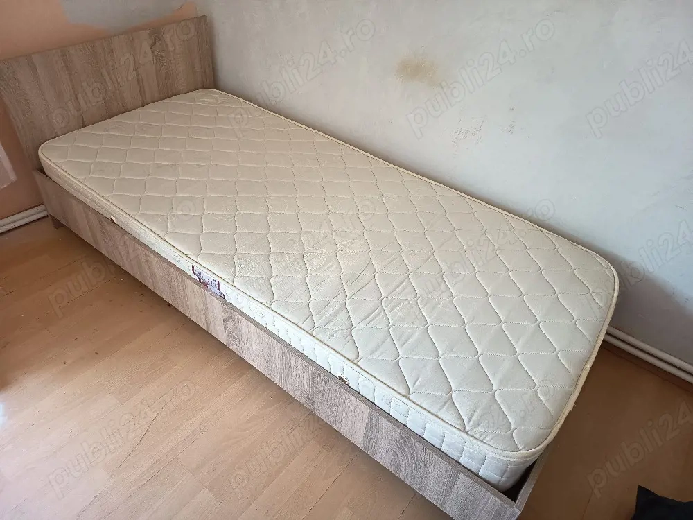 Vand pat de o singură persoană 