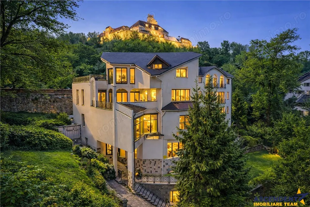 Castelariu:spectacol panoramic,locatie prestigioasa,exclusivist confort,Central, Brasov