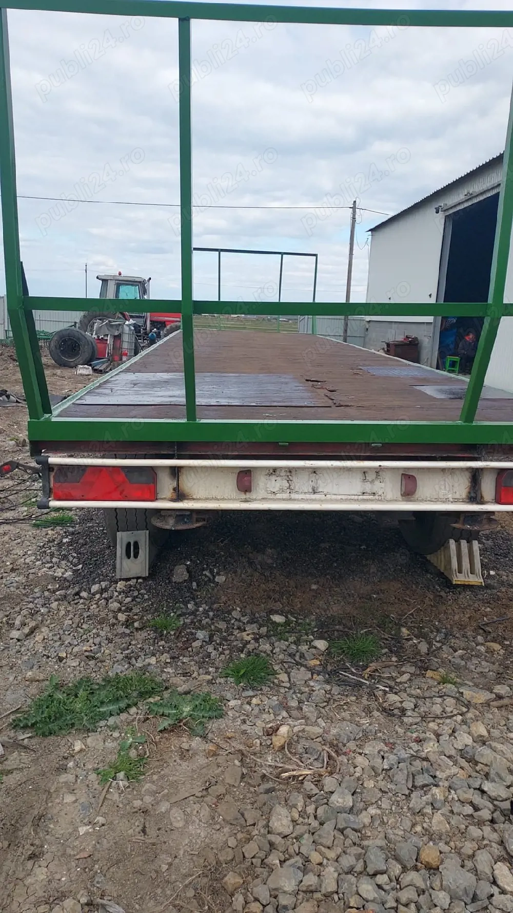 Vand trailer baloți 