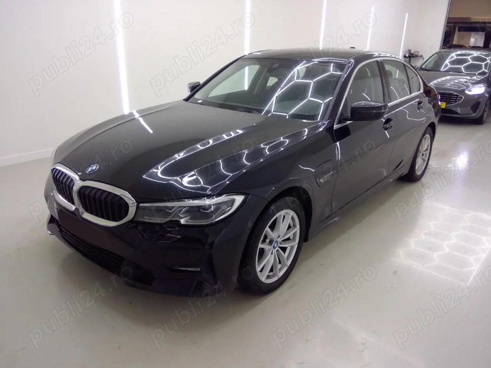 BMW 3 Series 320e Exclusive - Hibrid - Automatic - 204 hp - 106.869 km