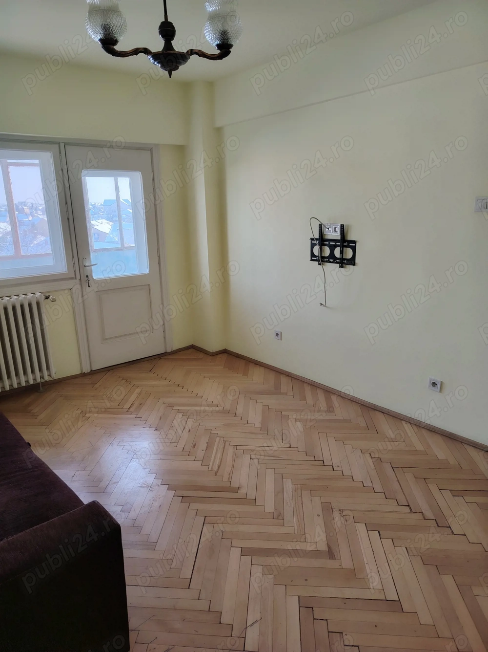 Apartament decomandat cu 3 camere, de vanzare