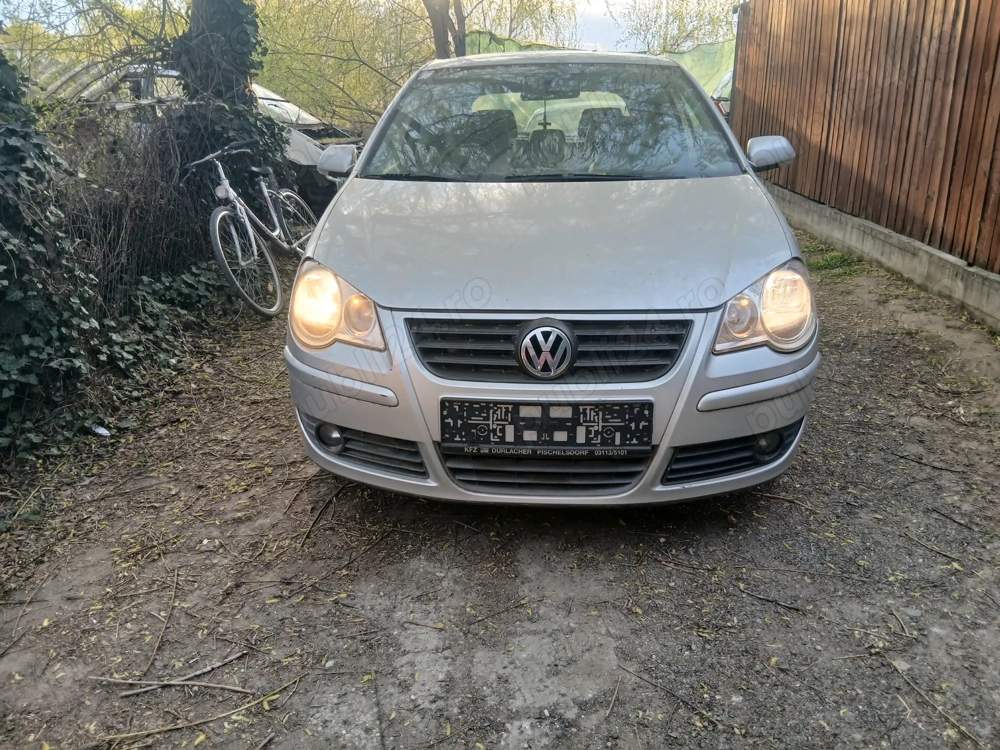 Vând sau dezmembrez 