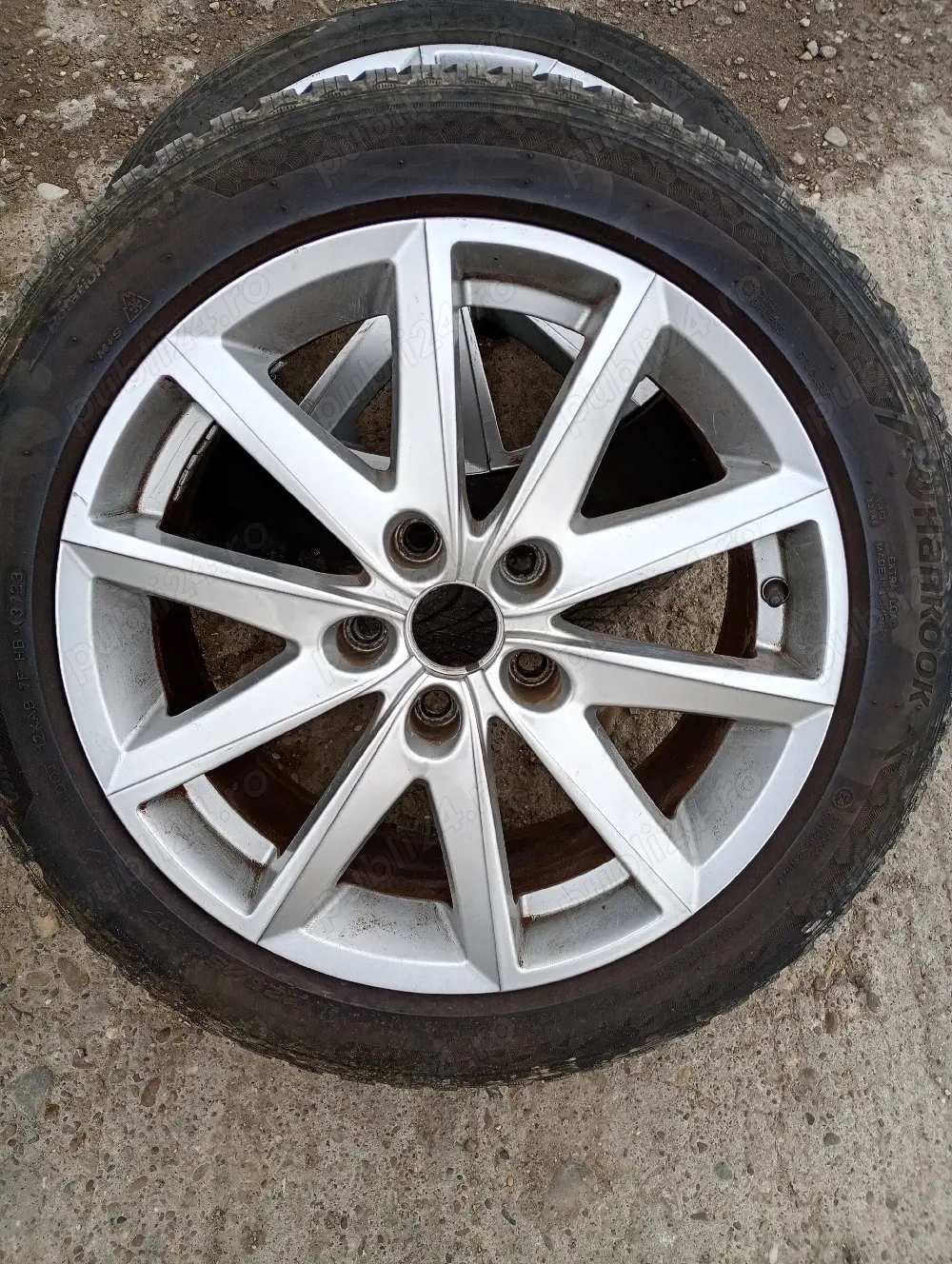 Vând jante aliaj cu anvelope Hyundai i40!