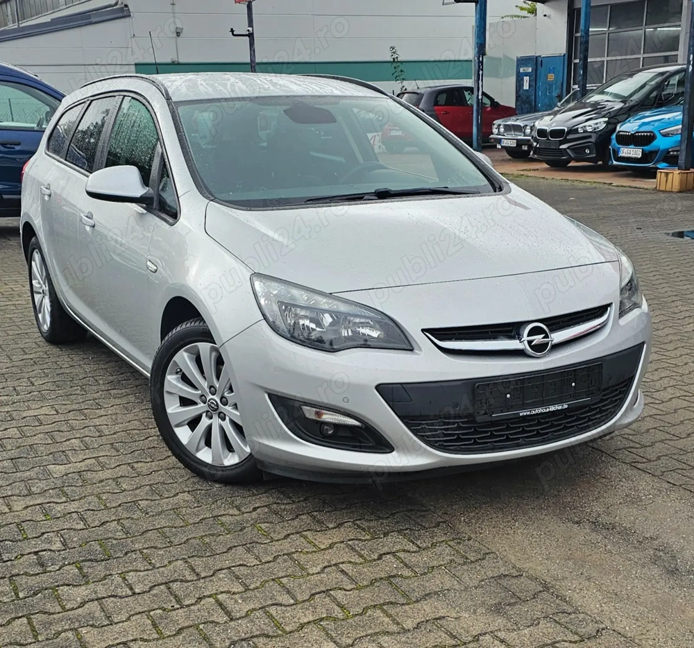 Opel Astra 2015 impecabilă 