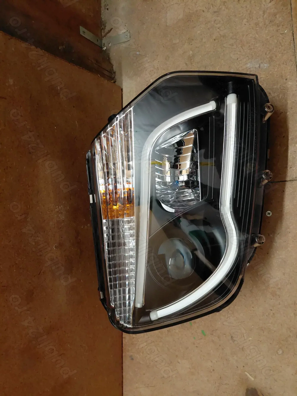 Faruri Dacia Duster 2016