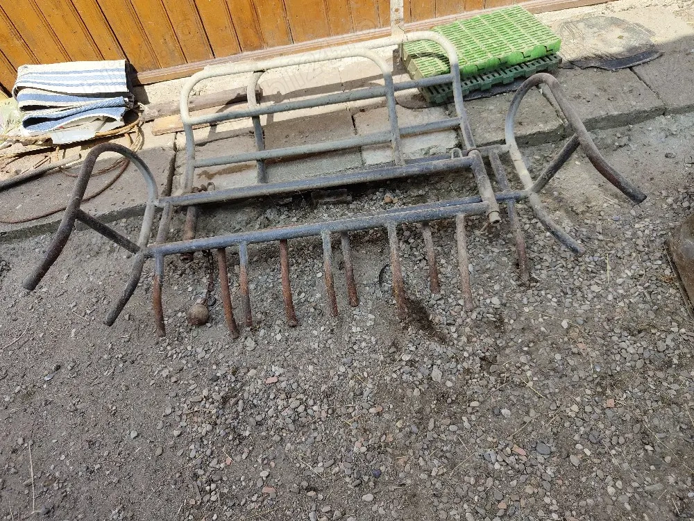 Boxă pentru scroafe gestante 