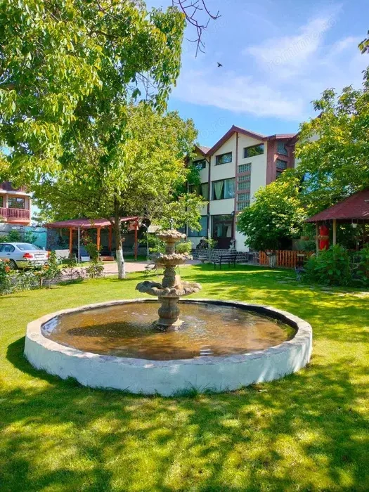 Inchiriez camera in vila curte spatioasa 