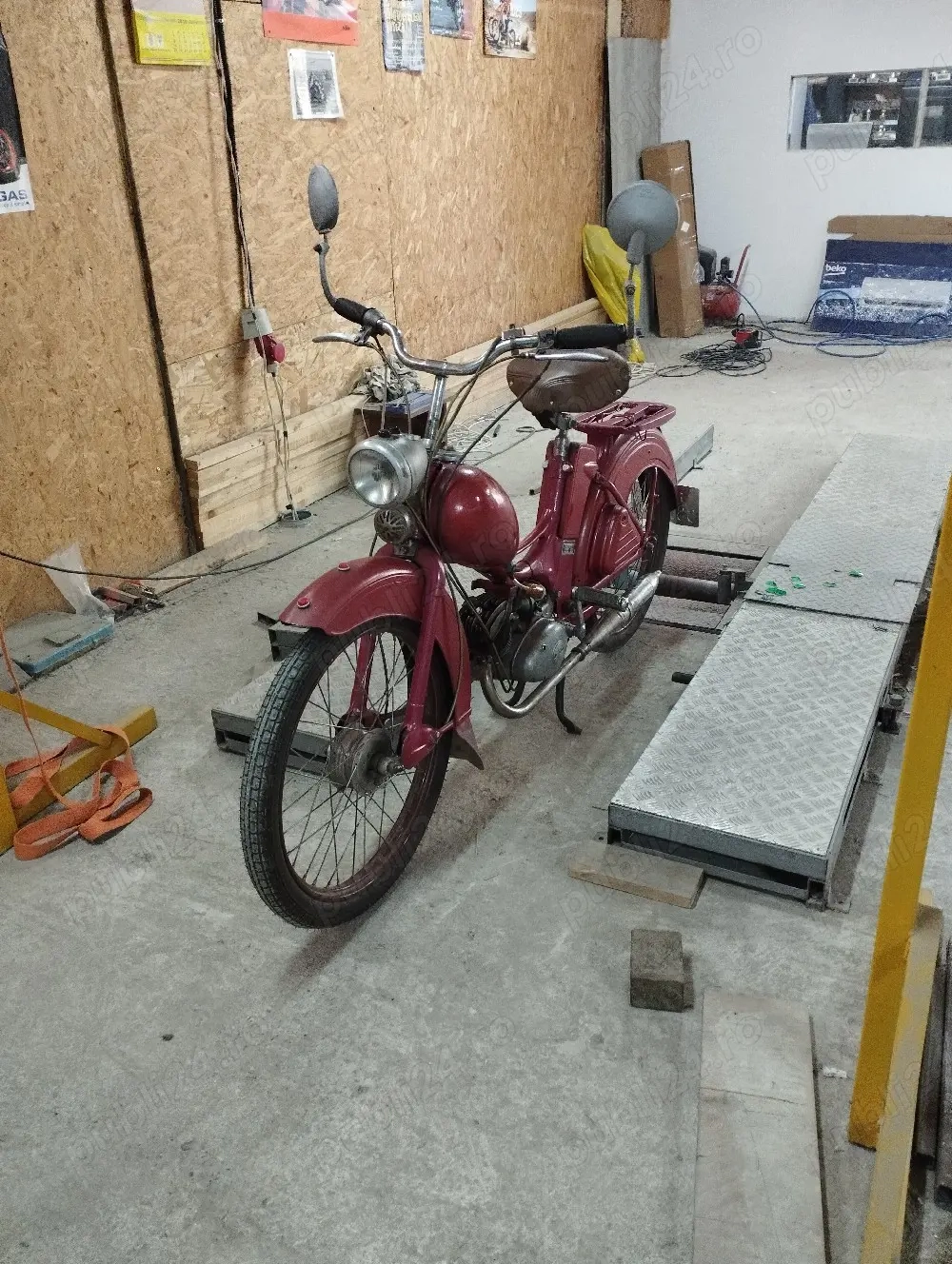vând motoretă Simson sr 2 