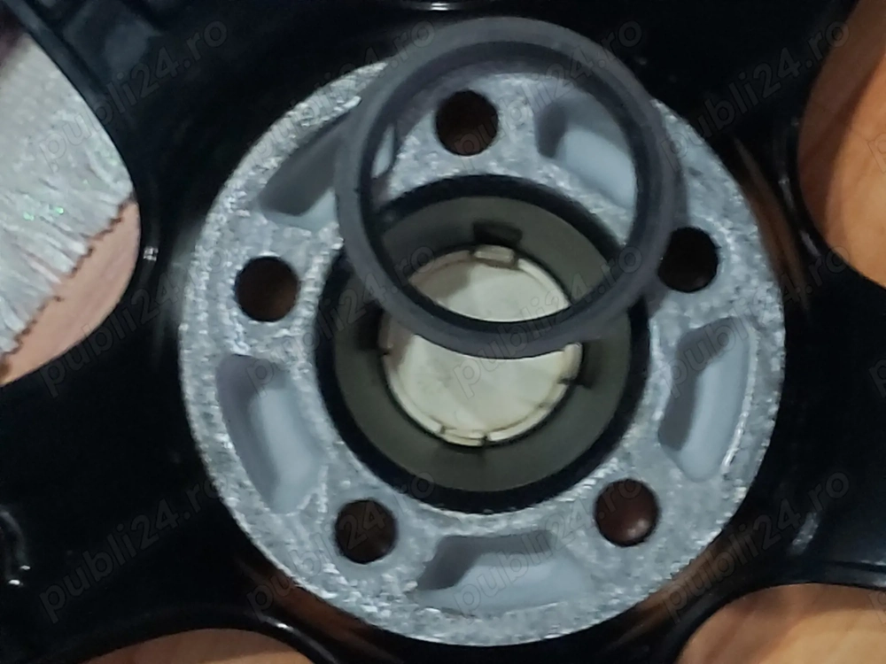 Vând jenti borbet cu anvelope 225/45/18.