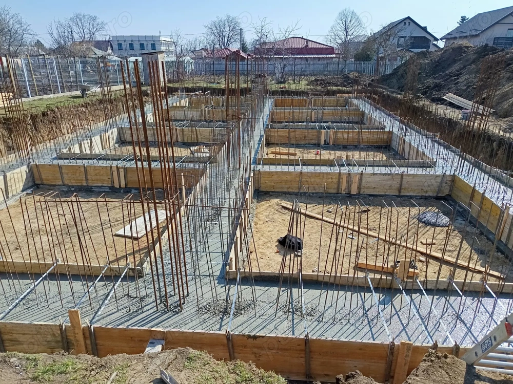   Angajăm muncitori construcții (calificați necalificați)