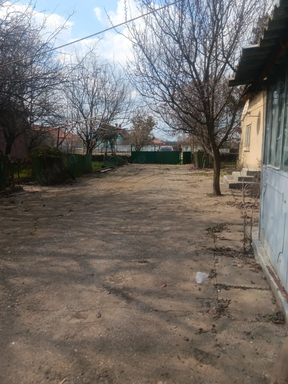 De vânzare   Casă la țară în sat Tariverde, com. Cogealac, jud. Constanța