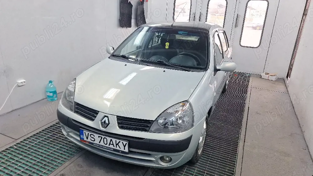 vând renault clio symbol  