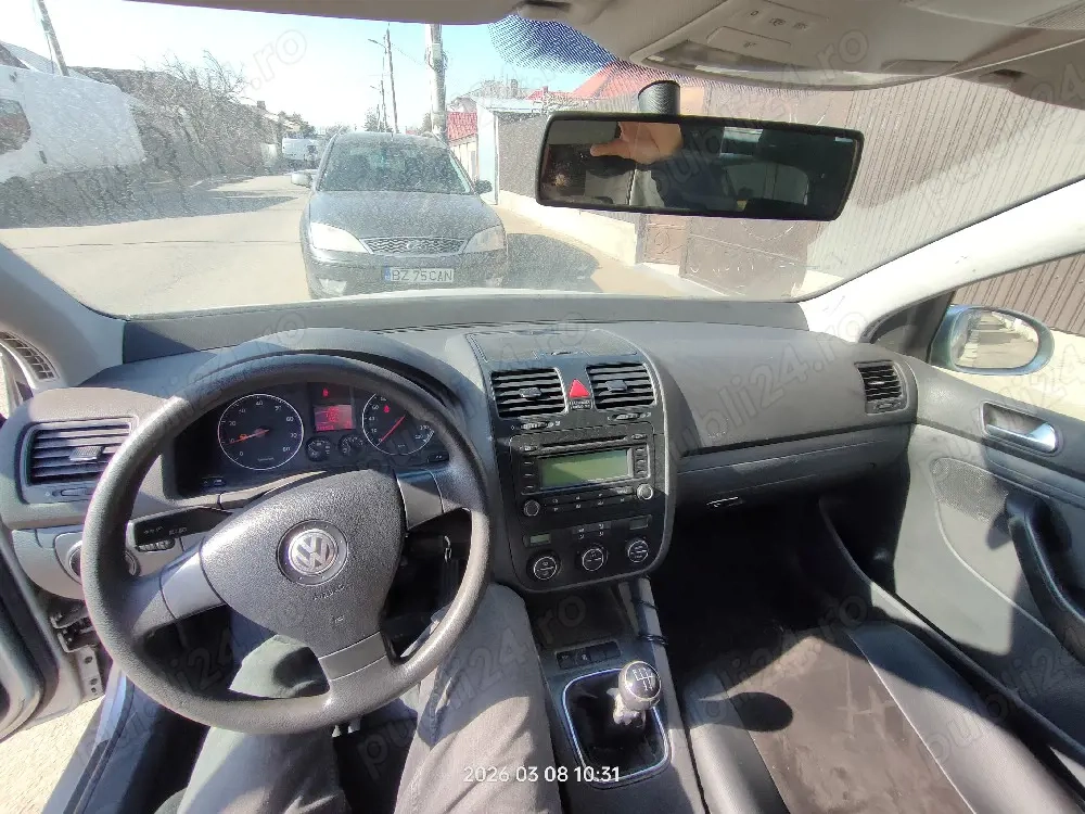 vând Volkswagen golf 