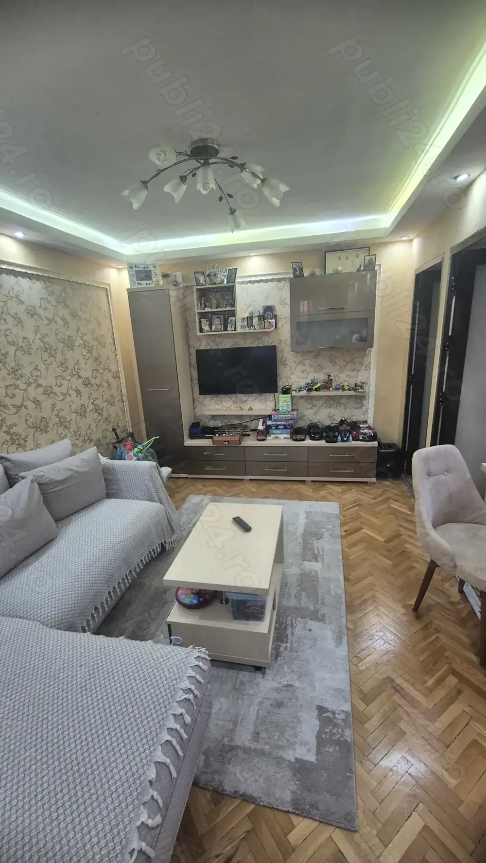       Apartament cu 3 camere   Etaj 1   Central Sânmartin   119.900   negociabil