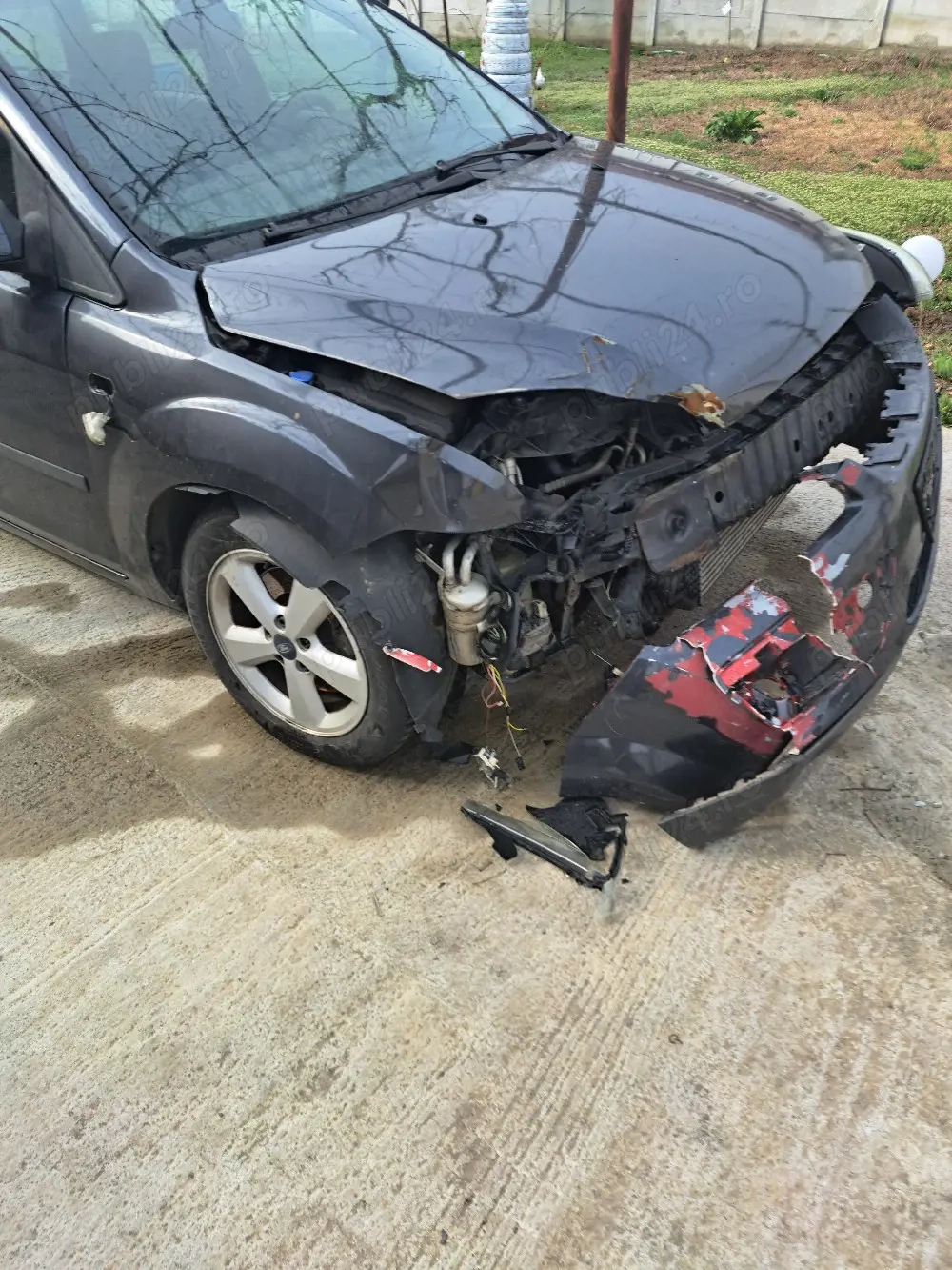 vând ford  pt piese