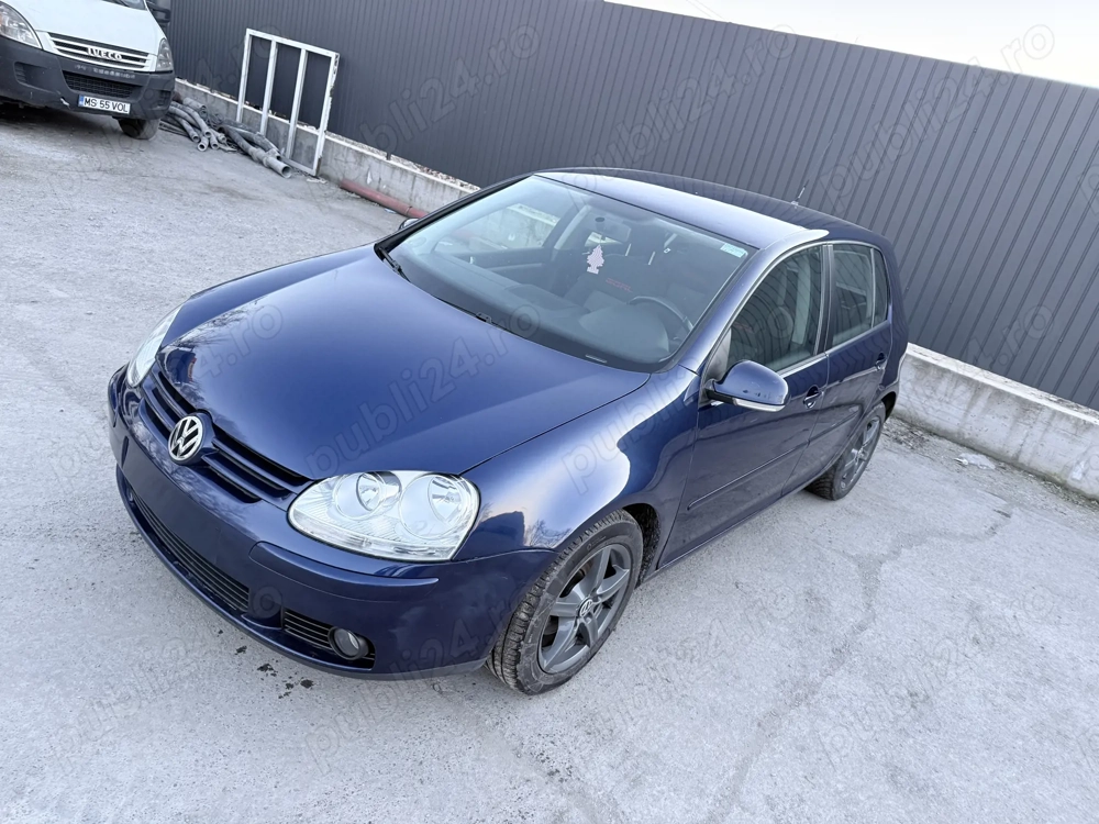 Vând Golf 5 Benzină GOAL 