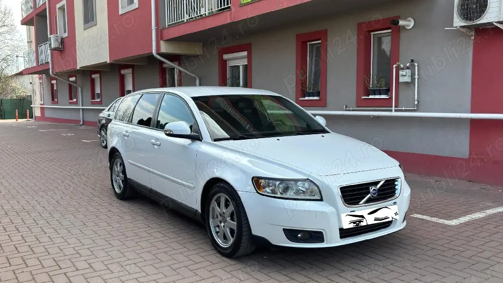 Volvo v50 drivE (diesel) impecabil an 03 2010