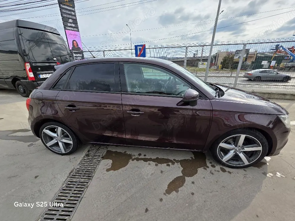 Audi A1 sportback 1.y TDI culoare deosebita  an 2013 