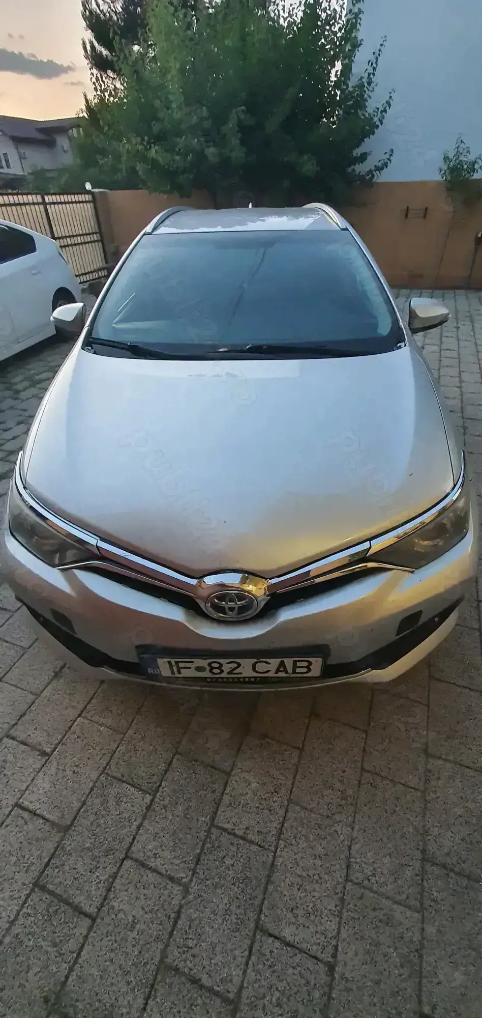 Inchiriez auto masina Toyota Auris Hybrid Uber   Bolt  
