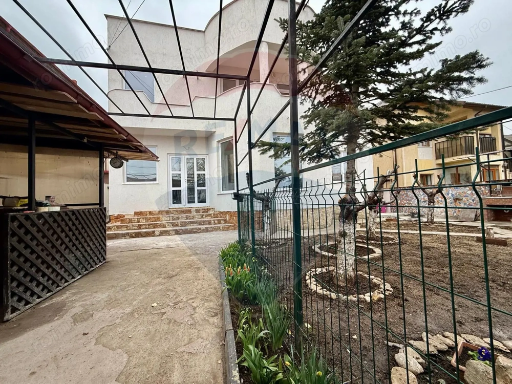 Vila P + 1 de vanzare in Eforie Nord teren proprietate 300 mp