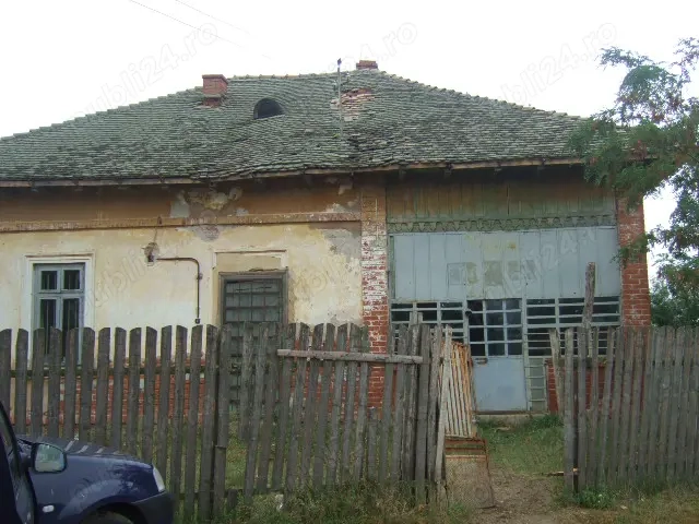 Vand teren 6098m2 cu casa veche salcuta jud dolj
