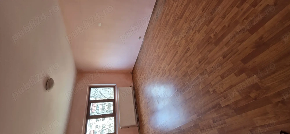 Vand apartament cu 3 camere 