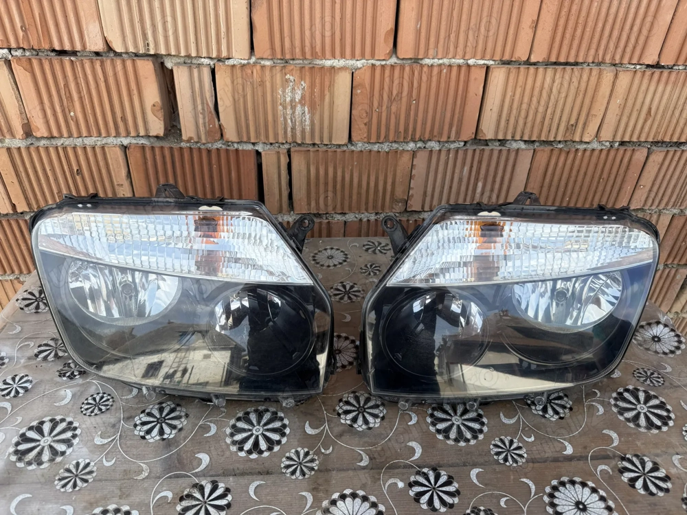 Dacia Duster I Far dreapta + stânga