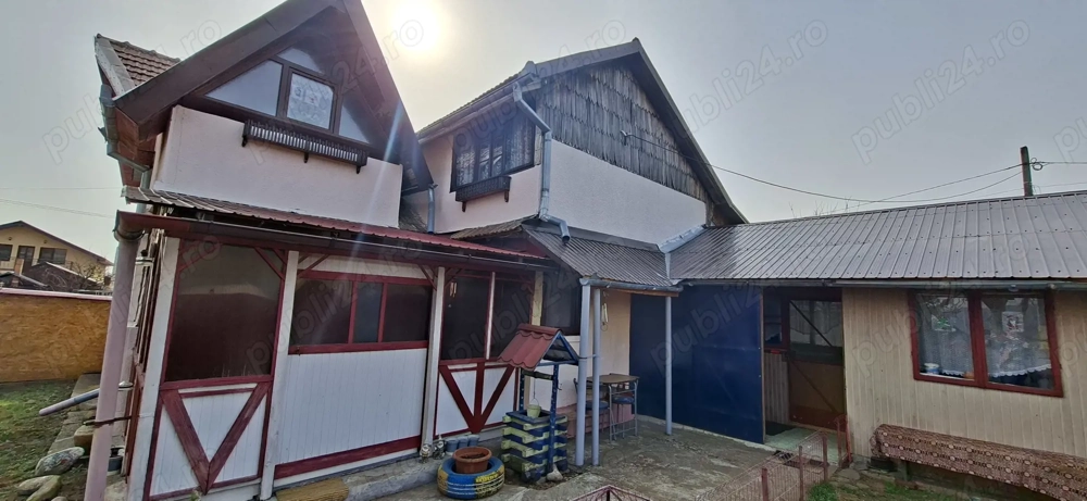 Casă de vânzare la țară 