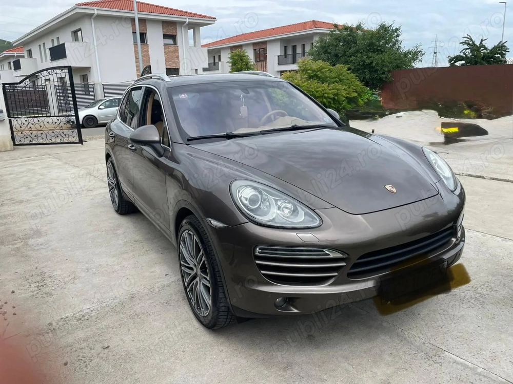 Porsche Cayenne îngrijit cu revizii la zi 