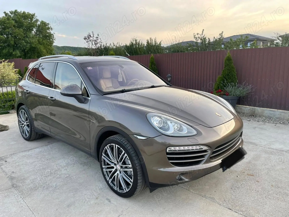 Porsche Cayenne îngrijit cu revizii la zi 