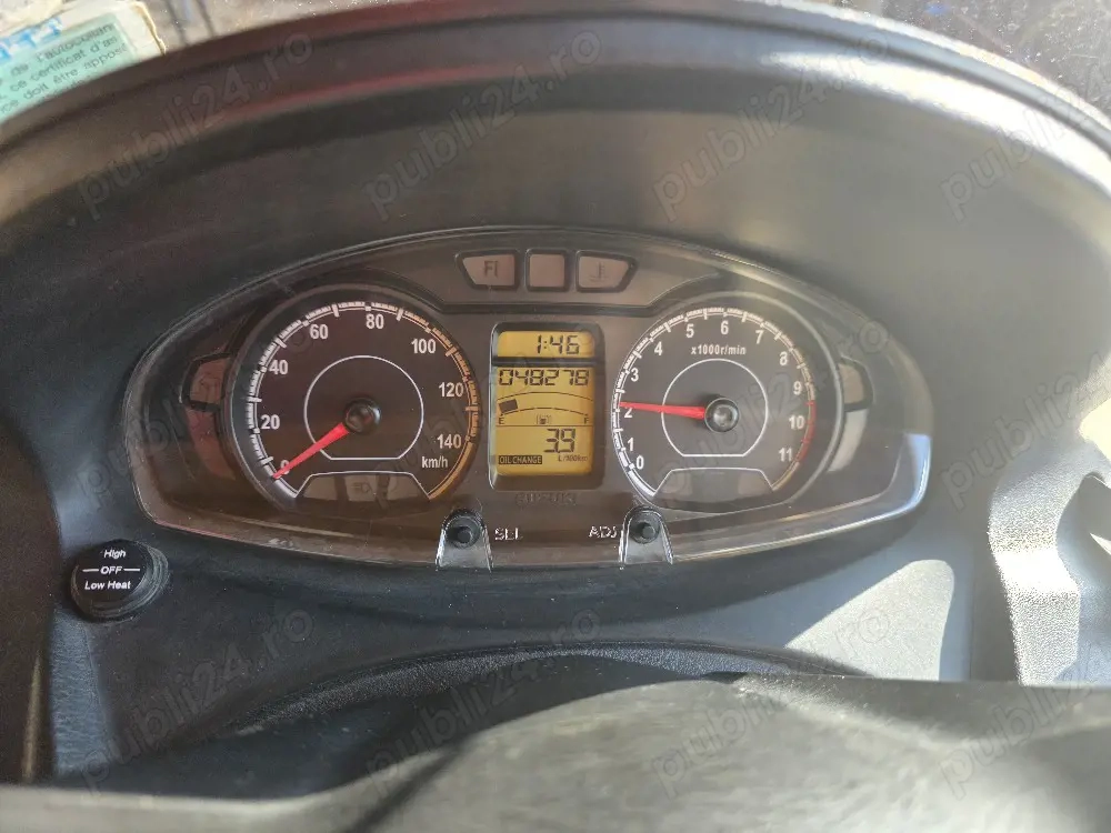 Suzuki Burgman 125 (UH125) - An 2015 - Se conduce cu Categoria B