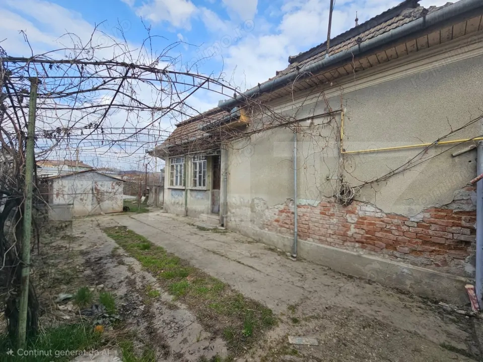 Casă de vânzare – Aiud, la șoseaua principală