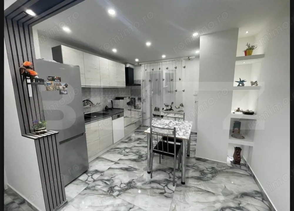 Apartament 2 camere,parter,balcon,zona Mercur