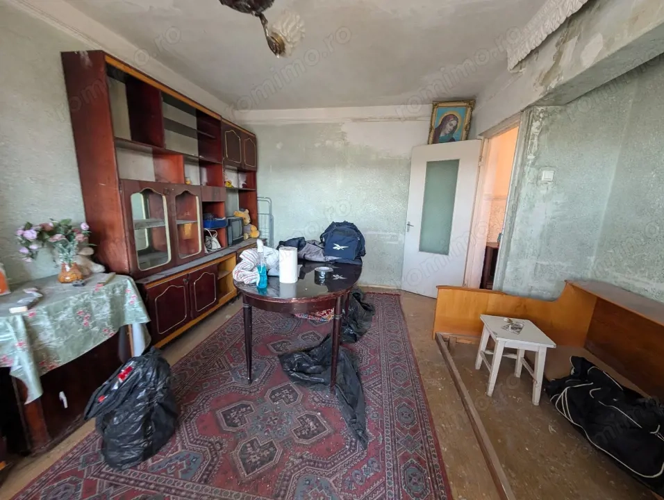 Decomandat, 3 camere - spatios